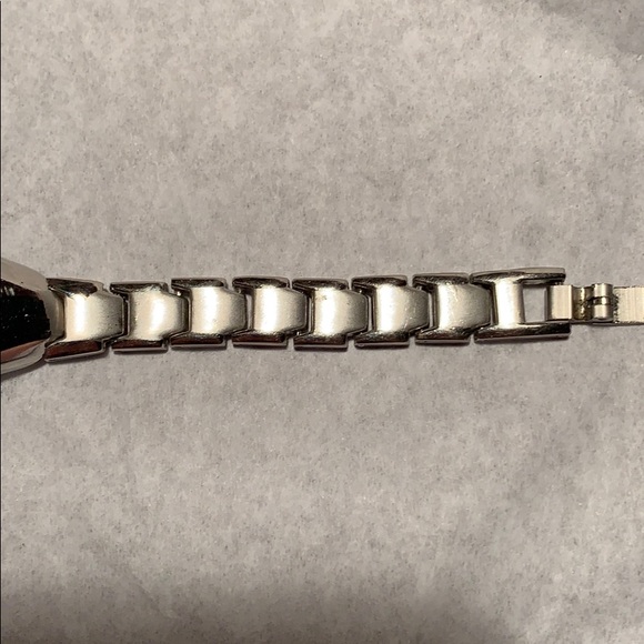 Gucci Vintage watch preloved GVC - Picture 4 of 11